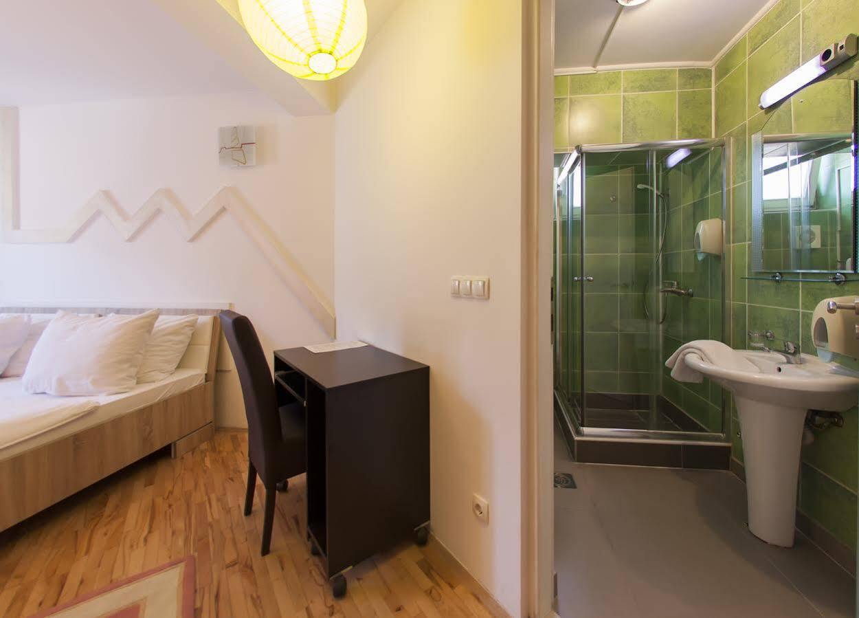 Hostel Hayat Szarajevó Kültér fotó